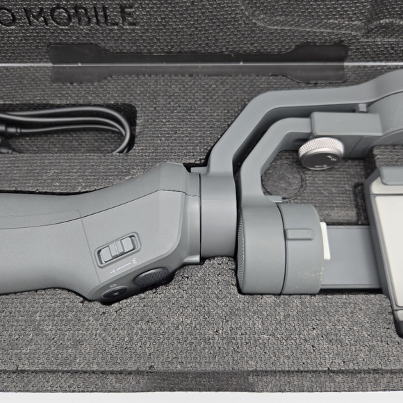DJI Osmo Mobile 2 3-Axis Handheld Gimbal Stabilizer - Picture 5 of 17